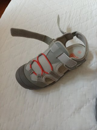 Sandalias grises y rojas Talla 35
