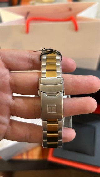 Tissot Seastar 1000 Negro Oro 40mm