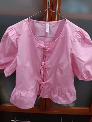Blusa rosa con lazos Talla S