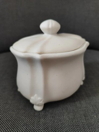 Caja joyero antigua porcelana blanca biscuit