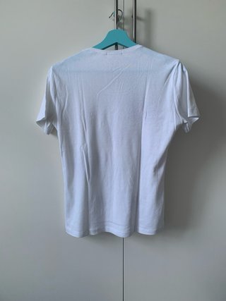 Camiseta RDT flores bordadas