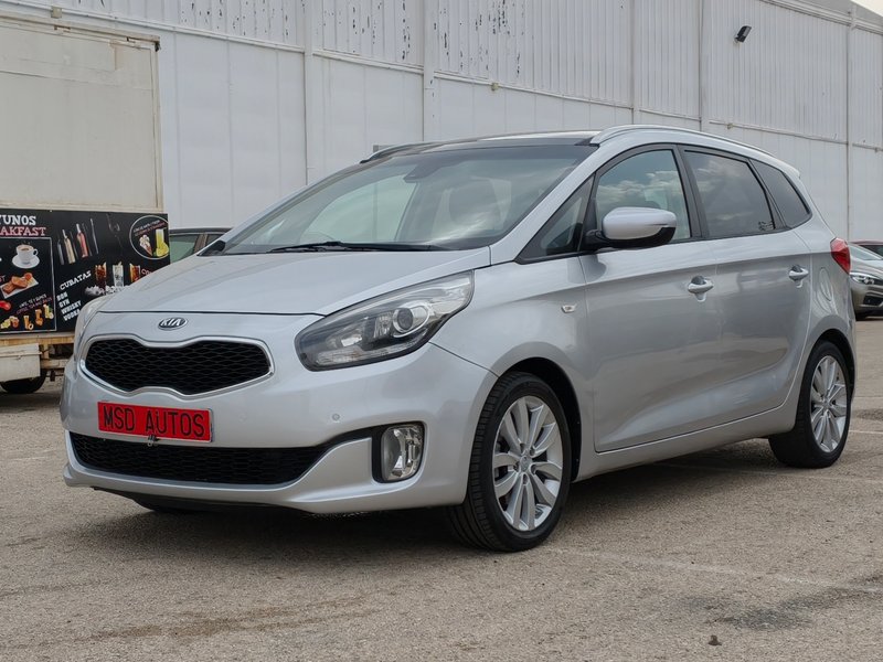 KIA Carens 2015 - foto 1