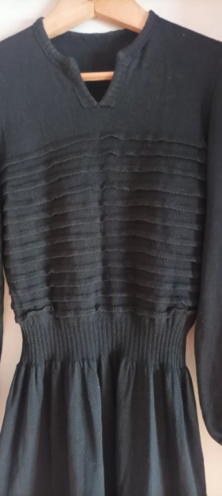 Vestido negro gótico manga larga