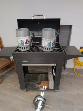 Barbacoa Negra + 2 Chimeneas. No se ha usado nunca
