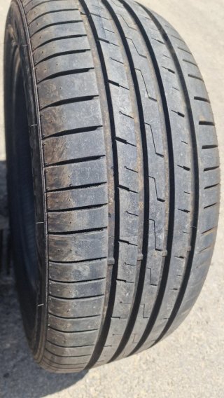 Neumáticos 215/50/17