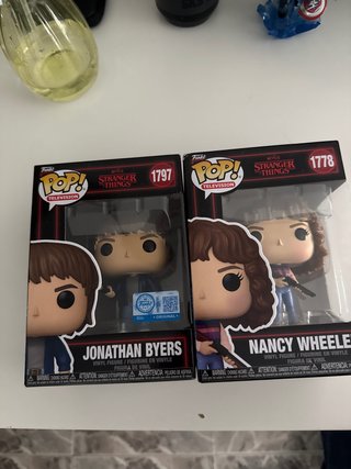 Funko Pop Stranger Things Jonathan Byers y Nancy