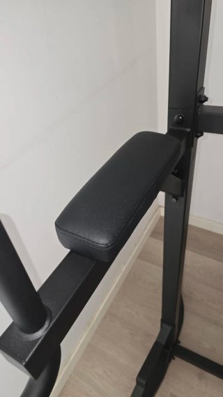 Máquina de dominadas, abdominales y fondos