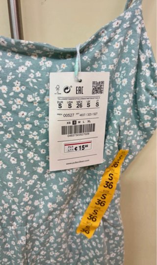Mono corto Pull&Bear floral veraniego