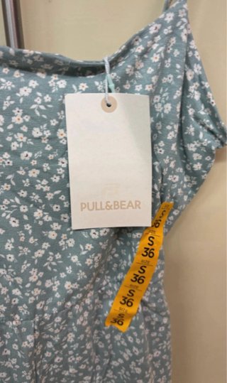 Mono corto Pull&Bear floral veraniego