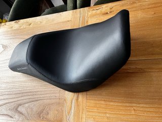Asiento Harley Davidson Badlander