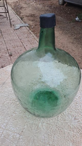 Garrafa o damajuana verde .......