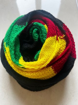 Pack Bob Marley: camisetas, gorro rasta, bufanda.