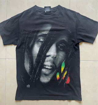 Pack Bob Marley: camisetas, gorro rasta, bufanda.