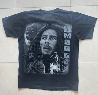 Pack Bob Marley: camisetas, gorro rasta, bufanda.