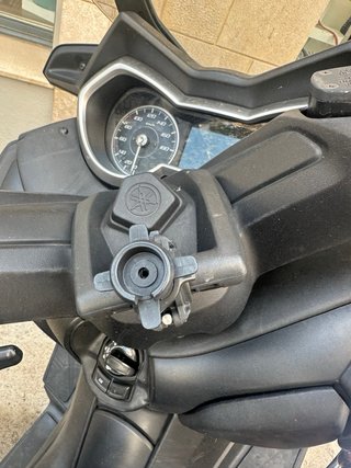 Yamaha X-MAX 400 Negro/Gris
