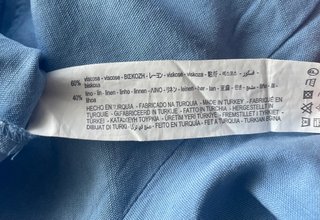 Mono azul con volantes