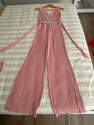 Mono elegante rosa palo con chal