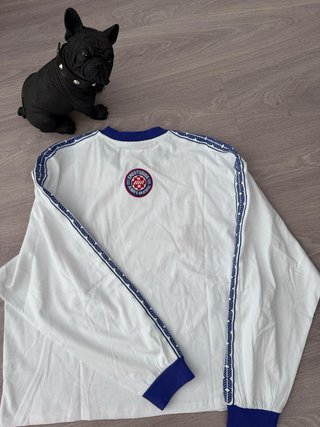 Camiseta EMESTUDIOS manga larga blanca y azul