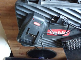Atornillador eléctrico + maletín y accesorios
