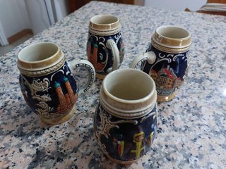 Boccale in ceramica con coperchio