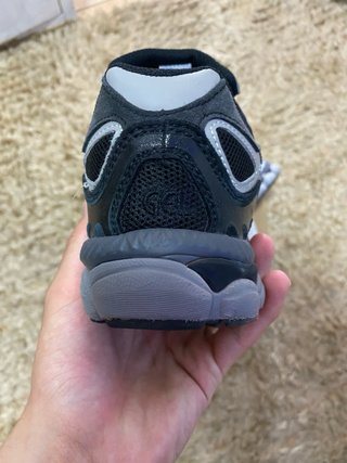 Zapatillas Asics Negras como nuevas