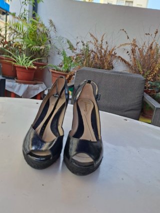 Zapatos de cuña negros para mujer