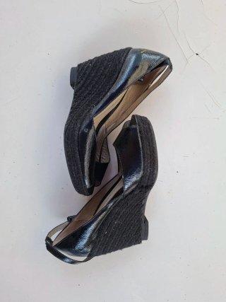 Zapatos de cuña negros para mujer