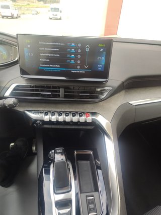 Peugeot 3008 e-EAT8 300 GT
