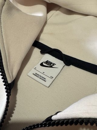 Chaqueta Nike Tech