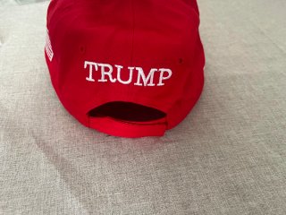 Gorra MAGA + Pulsera y Pegatinas