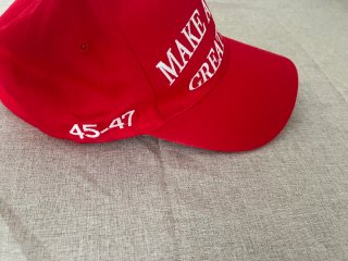Gorra MAGA + Pulsera y Pegatinas