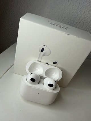 AirPods 3ª Gen con Estuche Carga Lightning