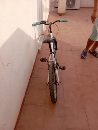 Bicicleta BMX infantil blanca