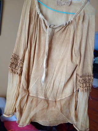 Pantalones mostaza con paneles