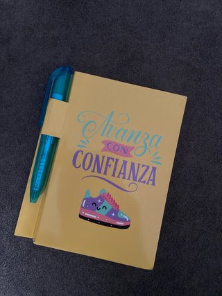 Libreta bolsillo con bolígrafo