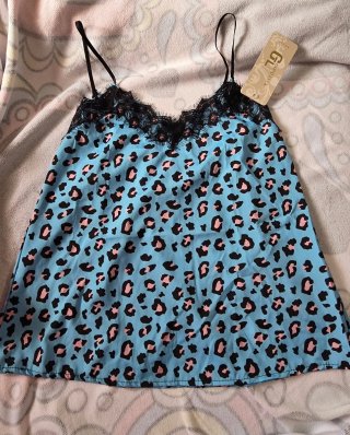 Camiseta Lencera Animal Print Azul y Rosa