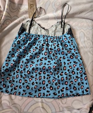 Camiseta Lencera Animal Print Azul y Rosa