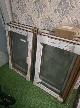 Ventanas con persianas PVC sin usar