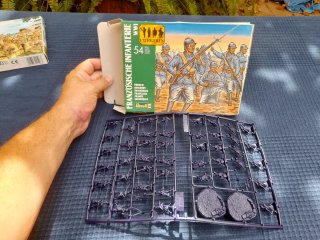 Lotto di 7 scatole Revell Soldati WWII Scala 1/72