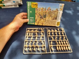 Lotto di 7 scatole Revell Soldati WWII Scala 1/72