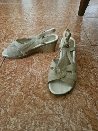 Sandalias Beige Cuña