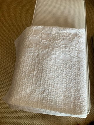 Colcha de algodón blanca con relieve Cama 135cm