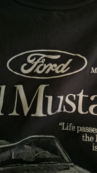 Camiseta Ford Mustang Gris