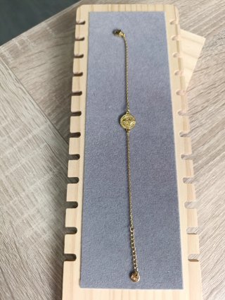 Pulsera San Benito dorada