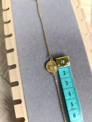 Pulsera San Benito dorada