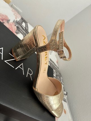 Sandalias doradas tacón cocodrilo