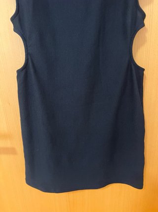 Vestido negro Pull&Bear con cortes
