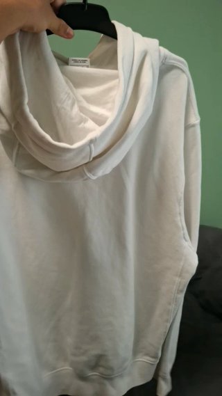 Sudadera Nike Blanca con Diseño Rojo