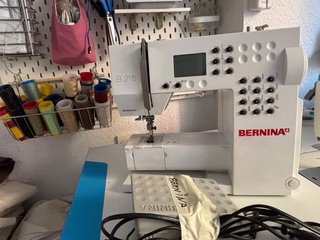 Máquina de coser BERNINA B 215