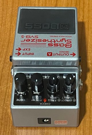 BOSS SYB-5 Bass Synthesizer  Effetto Sintetizzator